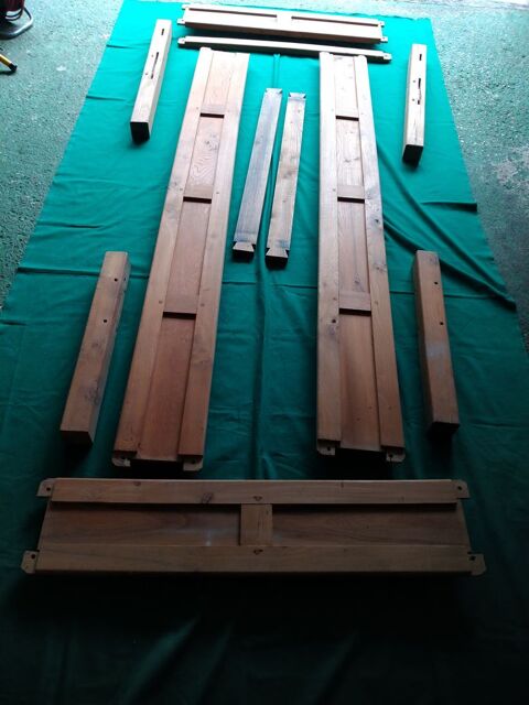  CADRES DE LIT EN ORME MASSIF 
90 Montargis (45)