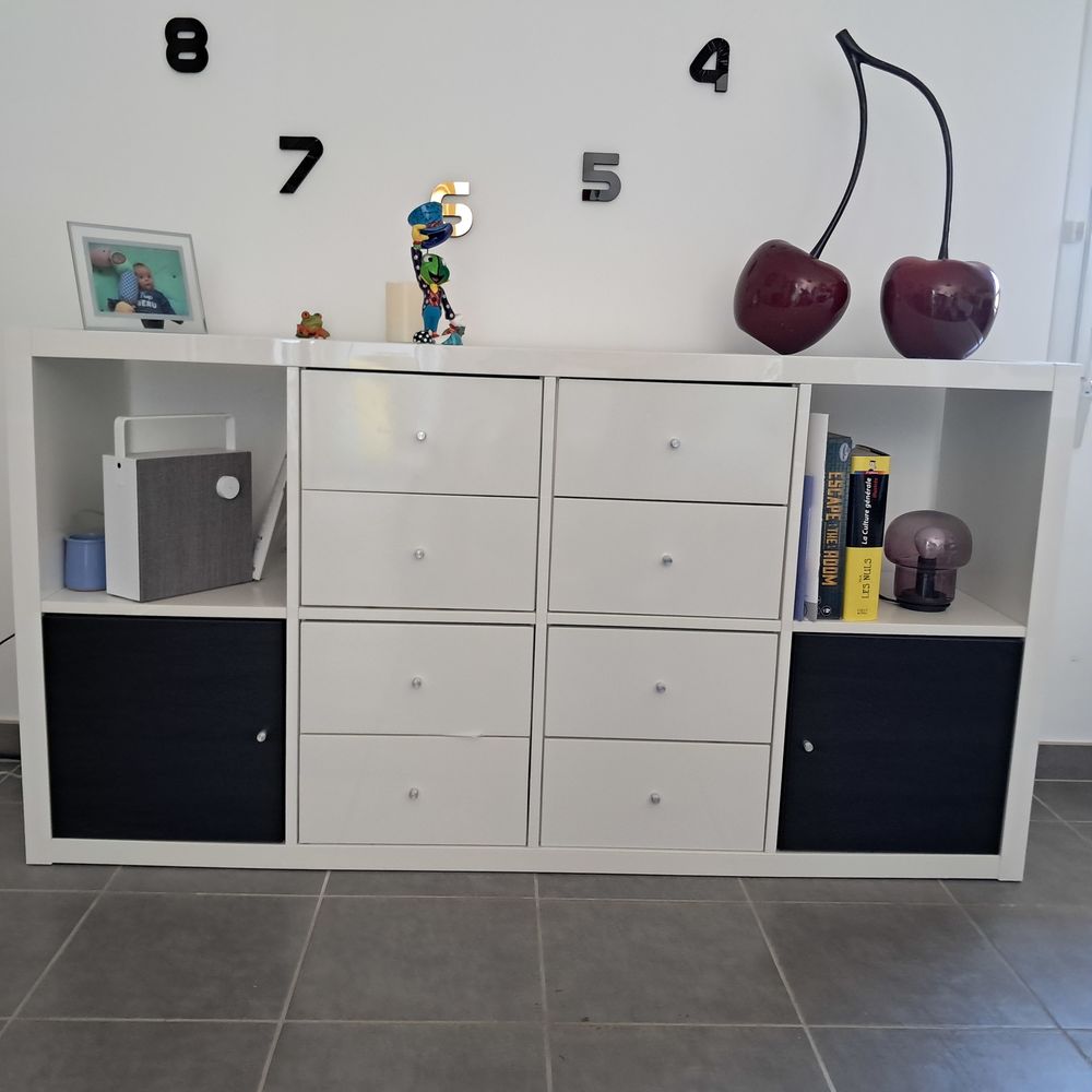 Beau meuble blanc brillant Meubles