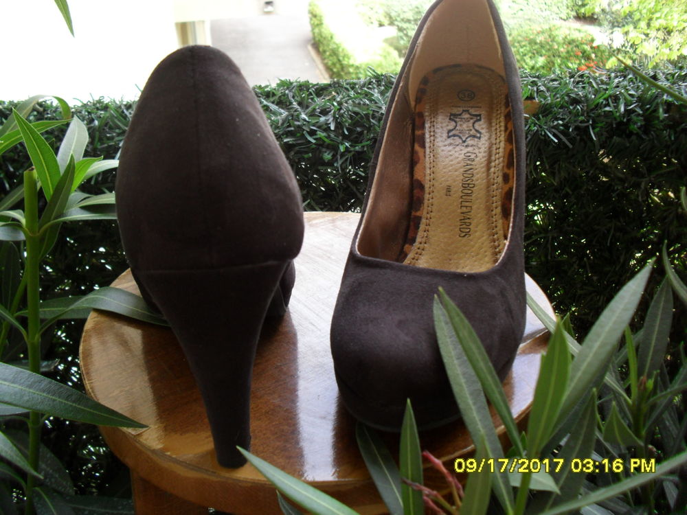 CHAUSSURES Chaussures