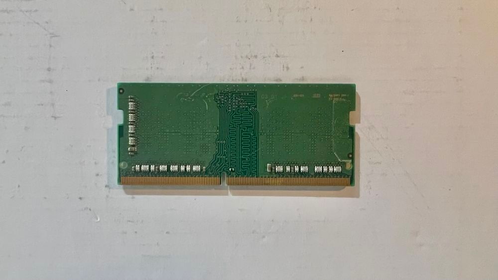 Samsung RAM m&eacute;moire 4Go - DDR4 - SO-DIMM PC4-19200 - 2400MHz Matériel informatique