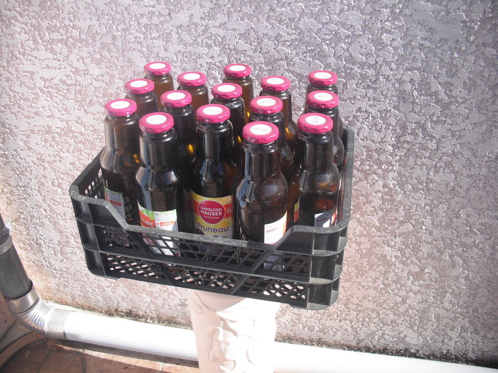 lot de + de 100 bouteilles de 75cl + une quarantaine de pots Cuisine