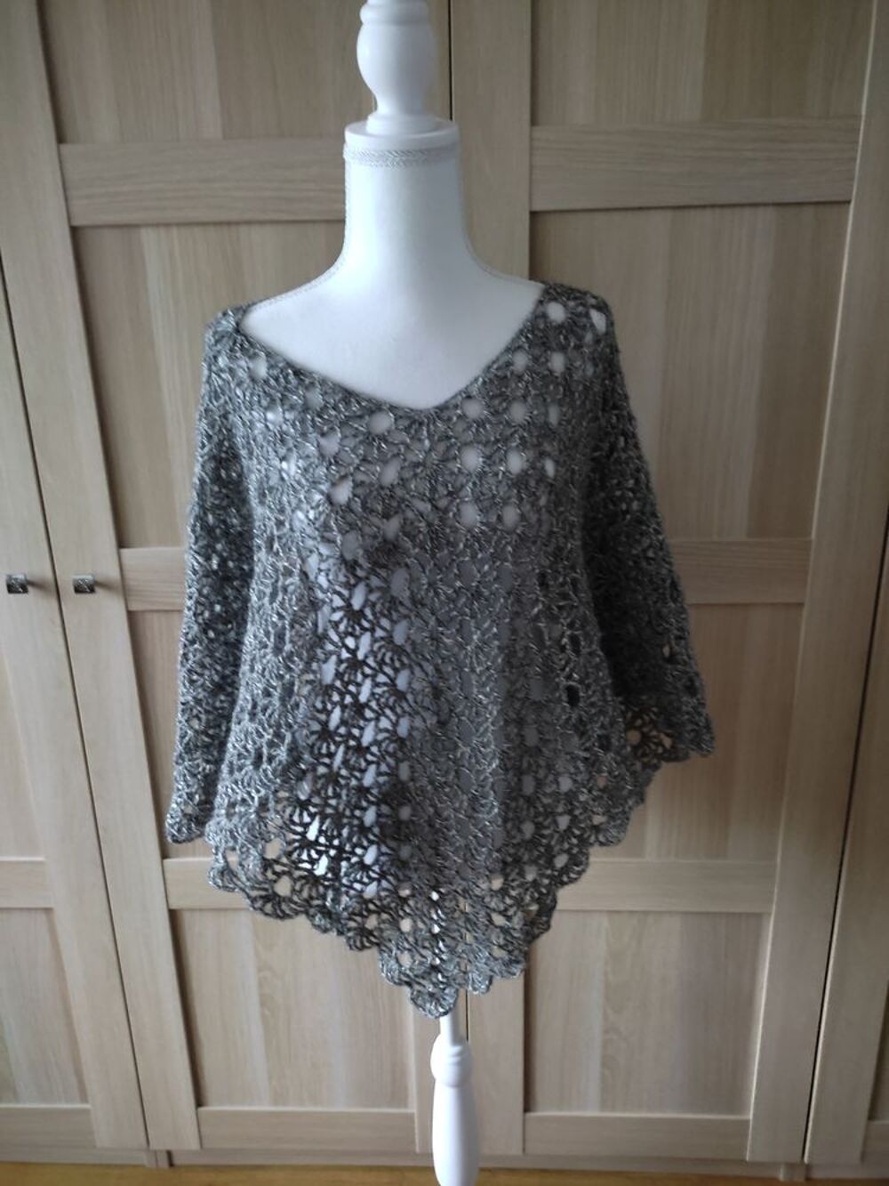 poncho au crochet fait main Vêtements