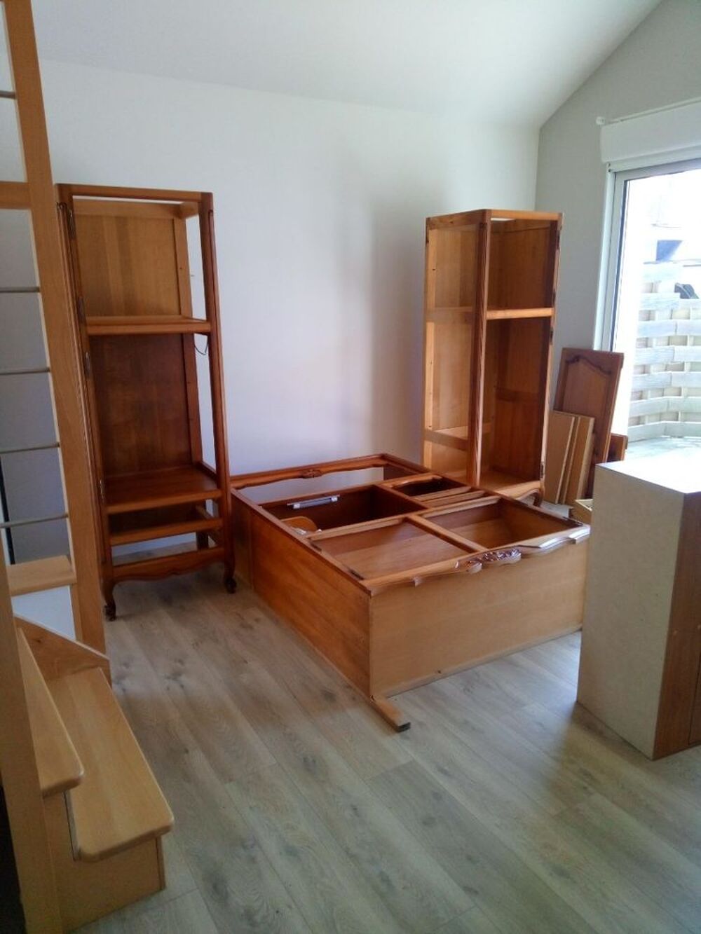 grand meuble avec un bar bonne qualit&eacute;s Meubles