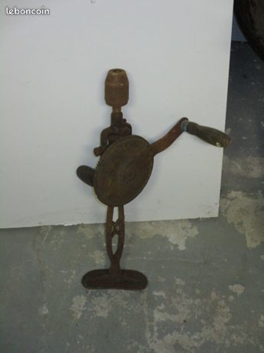 Tr&egrave;s ancienne perceuse manuelle collectionneur ou d&eacute;coration Bricolage