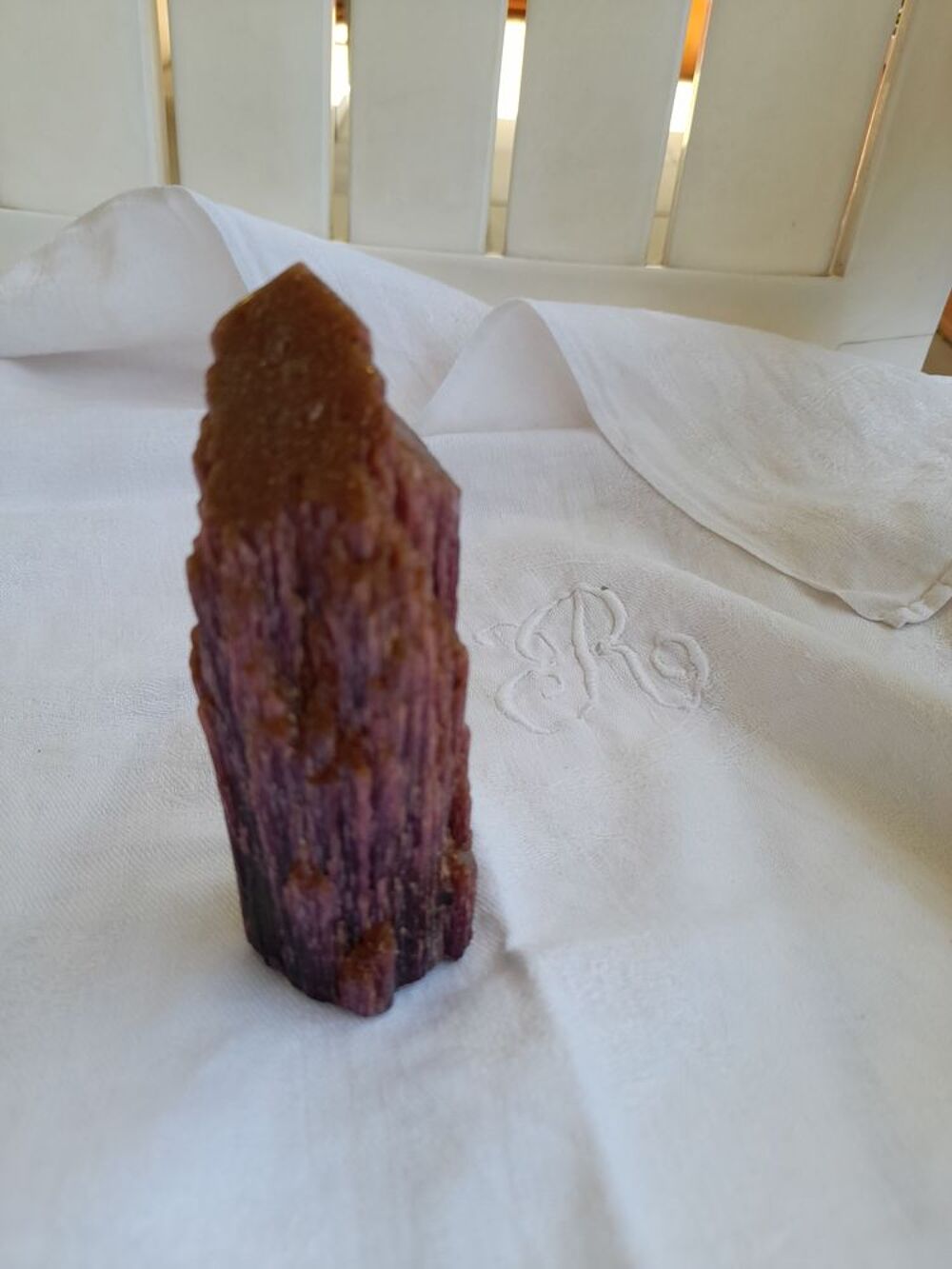 Min&eacute;ral, tourmaline rouge de Madagascar 