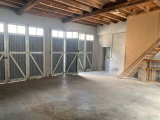  Parking / Garage à vendre 144 m²