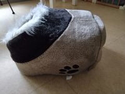   Jolie panier pour chat ? ou petit chien ?. 