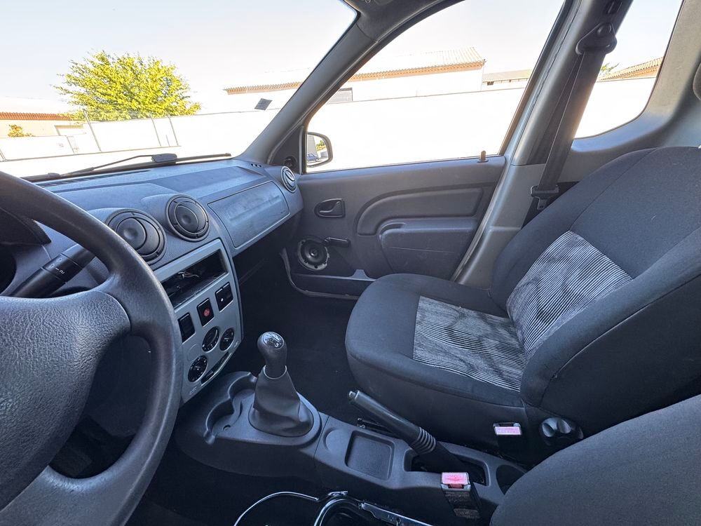 Logan Pick-up 1.5 DCI 85ch AMBIANCE PICK UP BENNE 2011 occasion 84290 Sainte-C&eacute;cile-les-Vignes