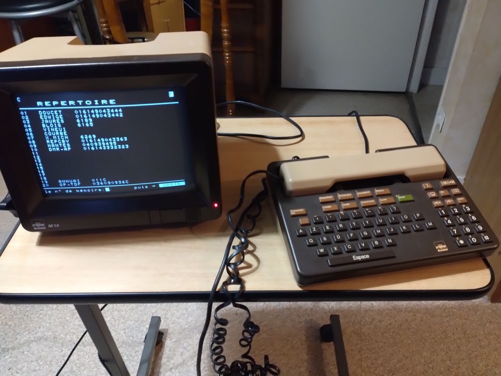 MINITELCOMPACT AN 85 Téléphones et tablettes