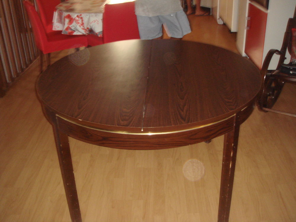 TABLE RONDE AVEC RALLONGE Meubles