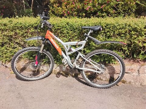 VTT DECATHLON ROCKRIDER
300 Pont-l'Abbé (29)