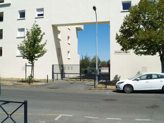  Parking / Garage  louer 12 m