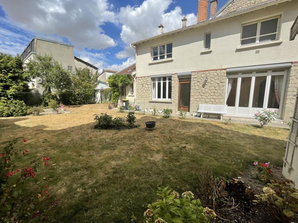 Vente Maison Maison 4 pièces avec jardin et garage. Reims