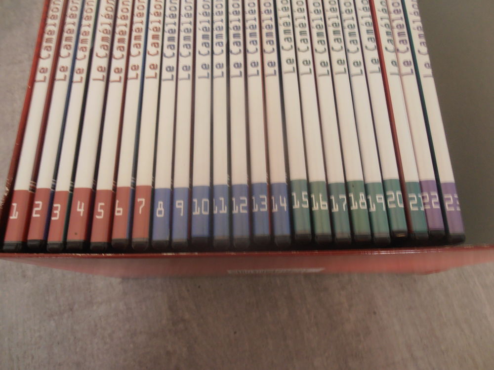 Lot de 23 dvd Le cam&eacute;l&eacute;on et la saison 3 de 1 a 11. DVD et blu-ray