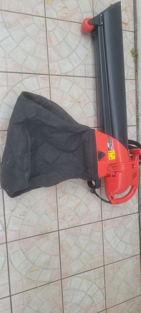 Aspirateur souffleur de feuilles
12 La Ville-aux-Dames (37)