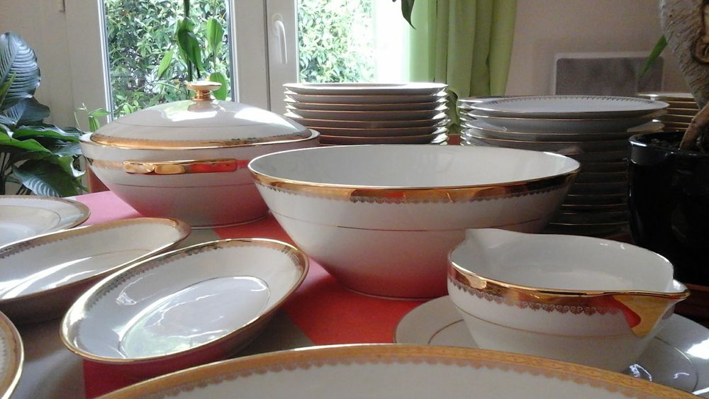 SERVICE DE TABLE DE LIMOGES Décoration