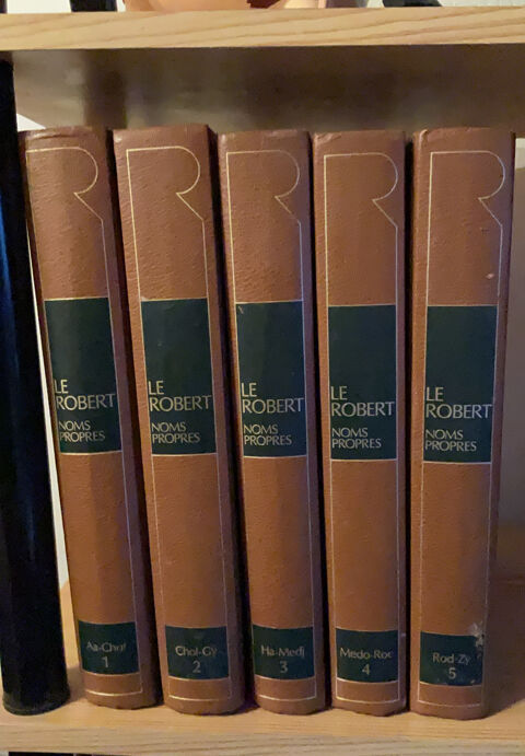 Collection de 5 tomes LE ROBERT - Noms propres- 50 Taverny (95)