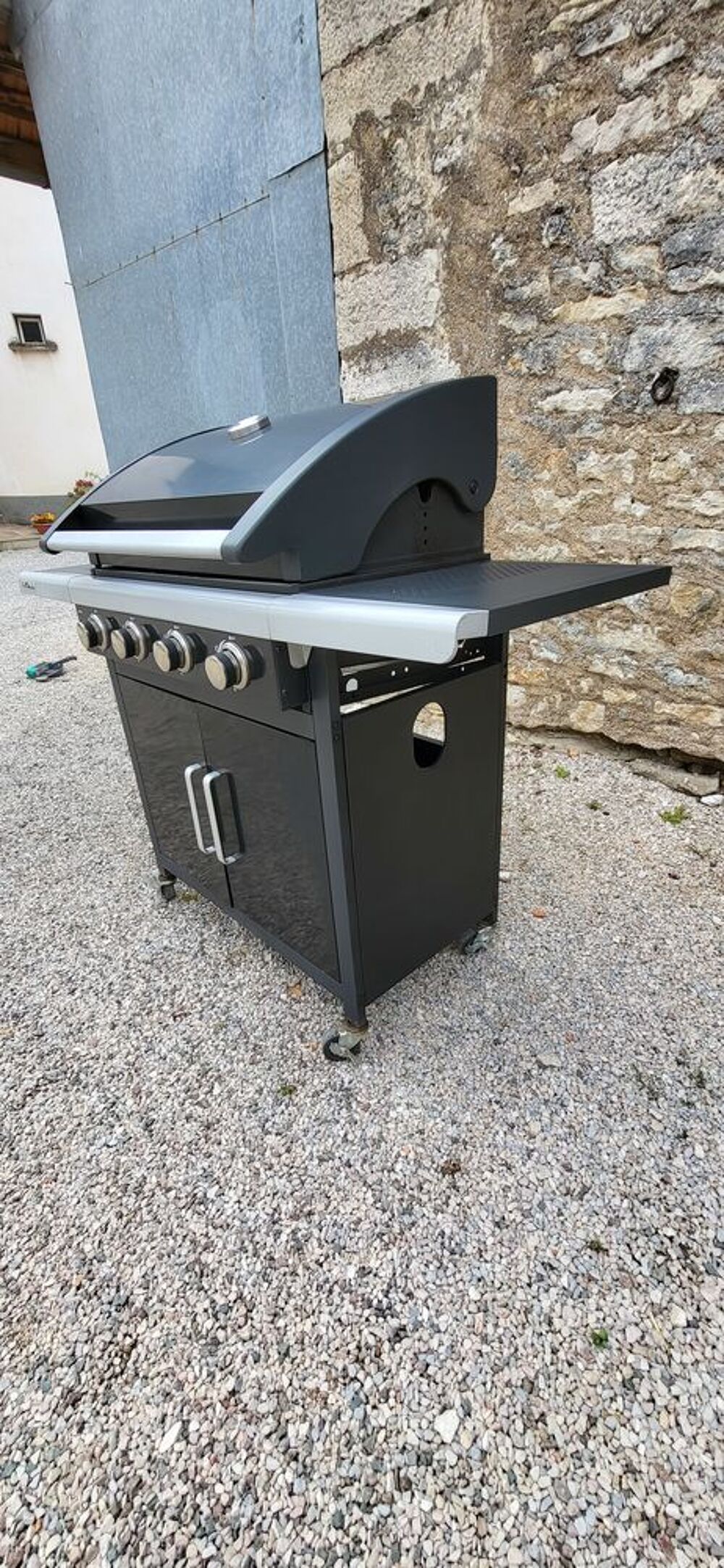 Barbecue 4 feux gaz Electroménager
