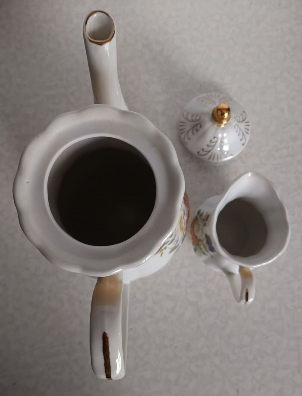 Ensemble Th&eacute;i&egrave;re cafeti&egrave;re dor&eacute; en porcelaine Floral et pot Décoration