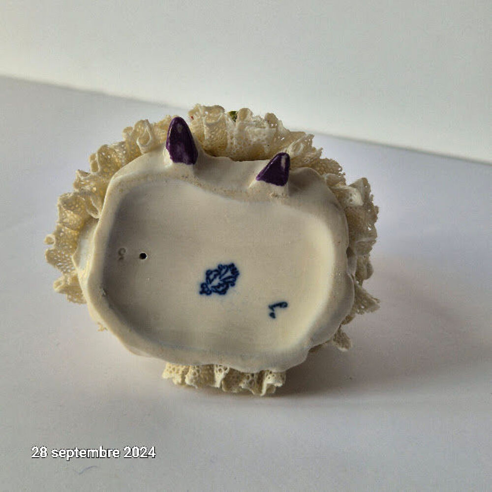 figurines feminine en dentelle porcelaine fille chanteuse et 