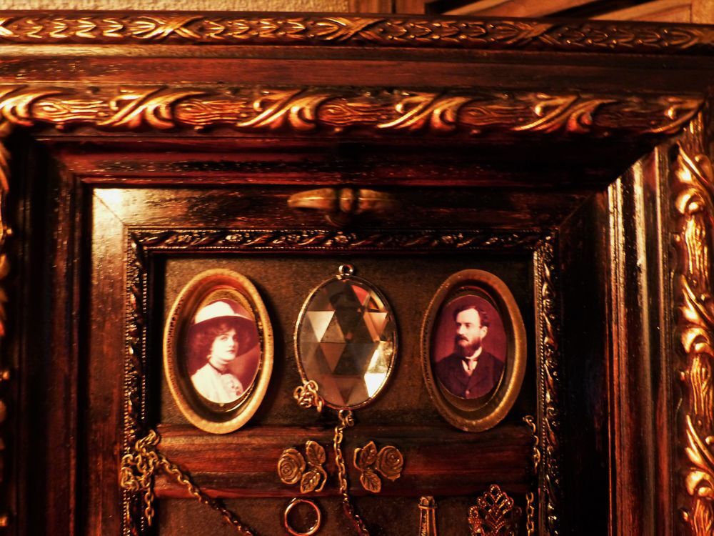 Tableau de Curiosit&eacute;s "ANTIQUE SPIRIT XIX" Steampunk Décoration