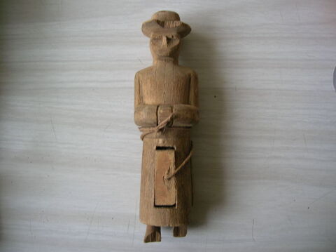 Cur� lubrique sculpture sur bois XIX�me si�cle
350 Nantes (44)