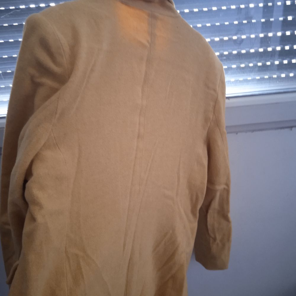 Veste tailleur moutarde taille 44, 45 % polyester, 20 % lain Vêtements
