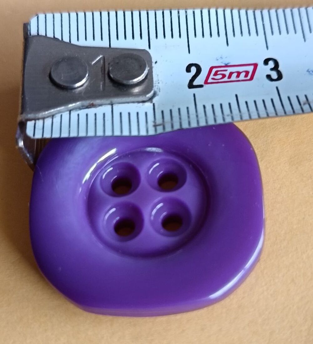 Rare lot de 8 boutons couture - Violet profond - Mati&egrave;re d Décoration