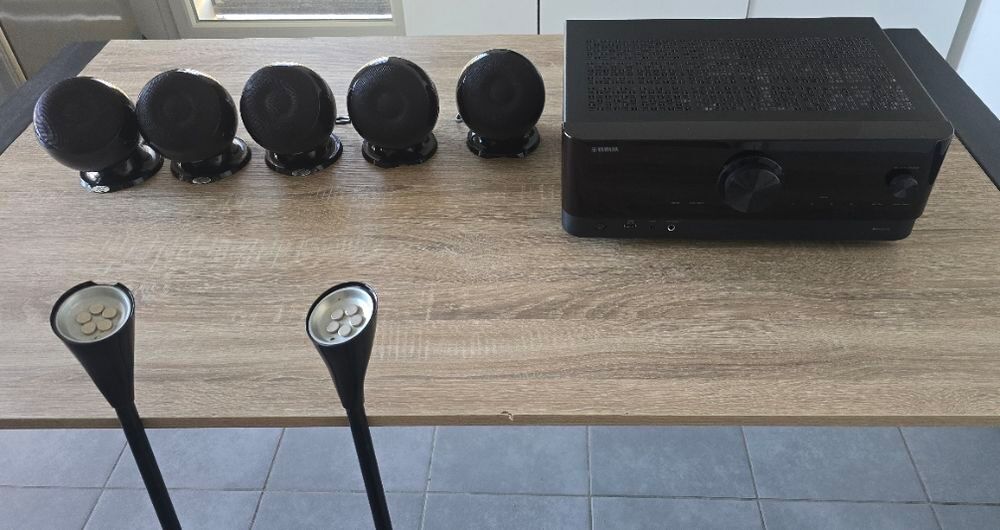 Ampli Home Cinema Yamaha RX-V4A avec 5 enceintes Cabasse Eol Audio et hifi