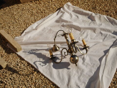 LUSTRE ANTIQUE 3 AMPOULES	 EN METAL 20 Mazan (84)