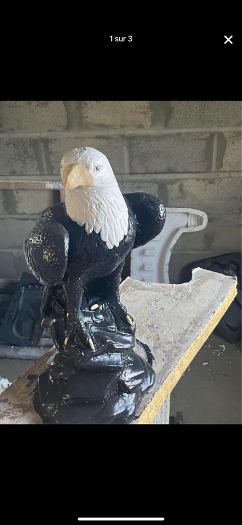 Statue aigle 50 Saint-Fromond (50)