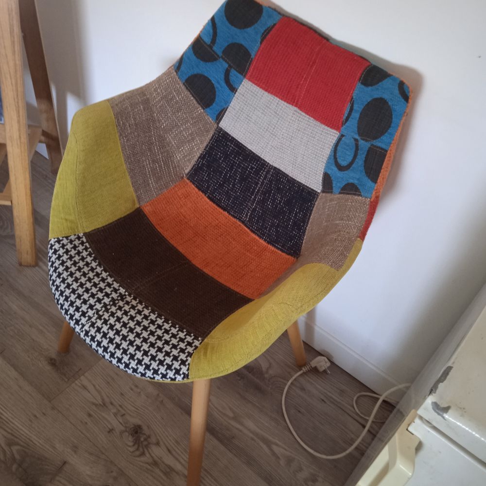 fauteuil multicolore accoudoirs pieds bois Meubles