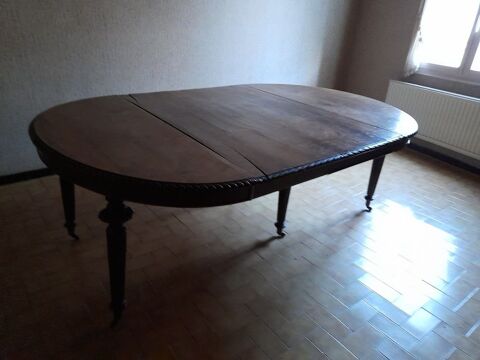 Table ancienne Ovale  120 Quinci-en-Beaujolais (69)
