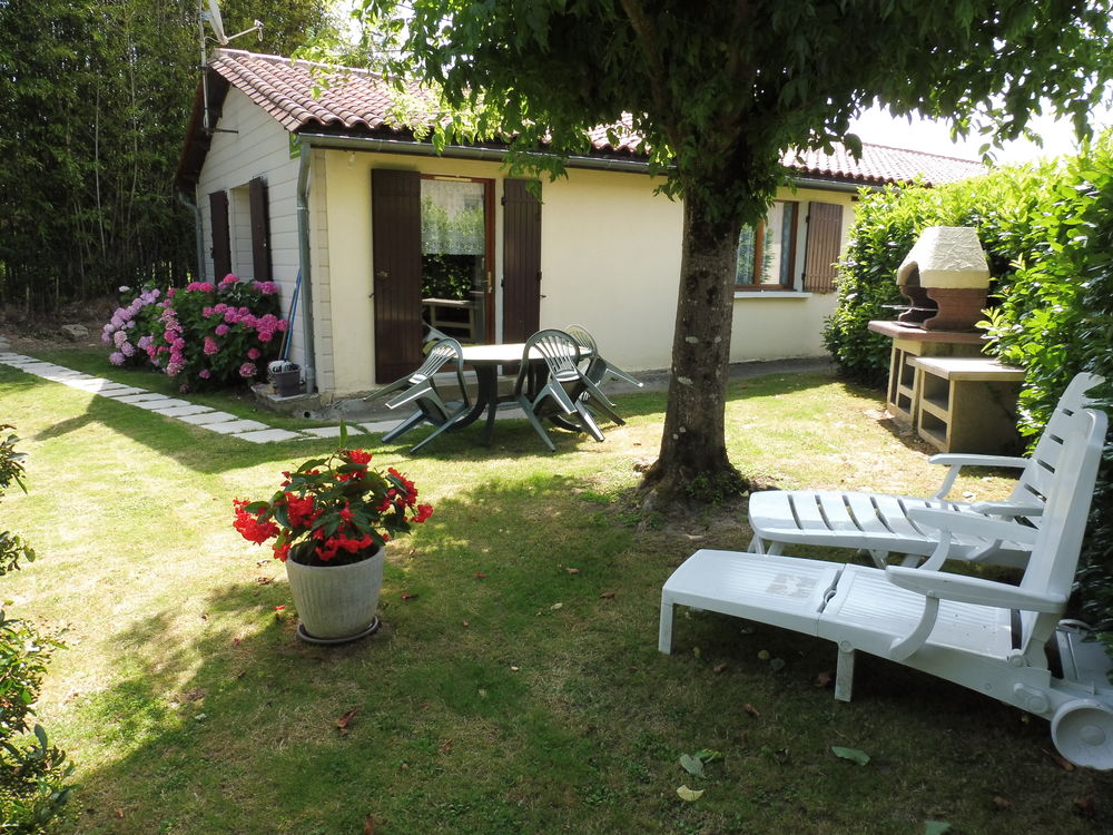   GITES EN PÉRIGORD.ANIMAUX ACC.WIFI ÉTANG DE PÊCHE Vacances  / Offres de location 