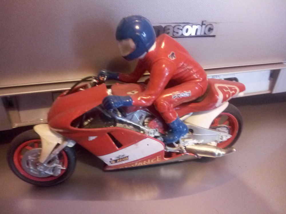 3 maquettes de motos Jeux / jouets