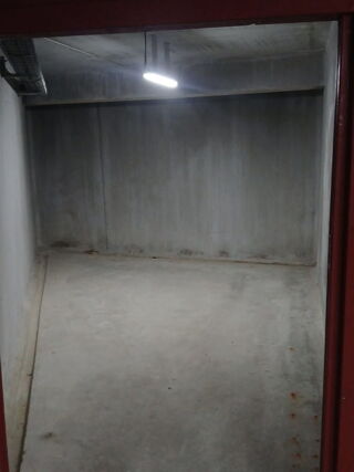  Parking / Garage à louer 15 m²