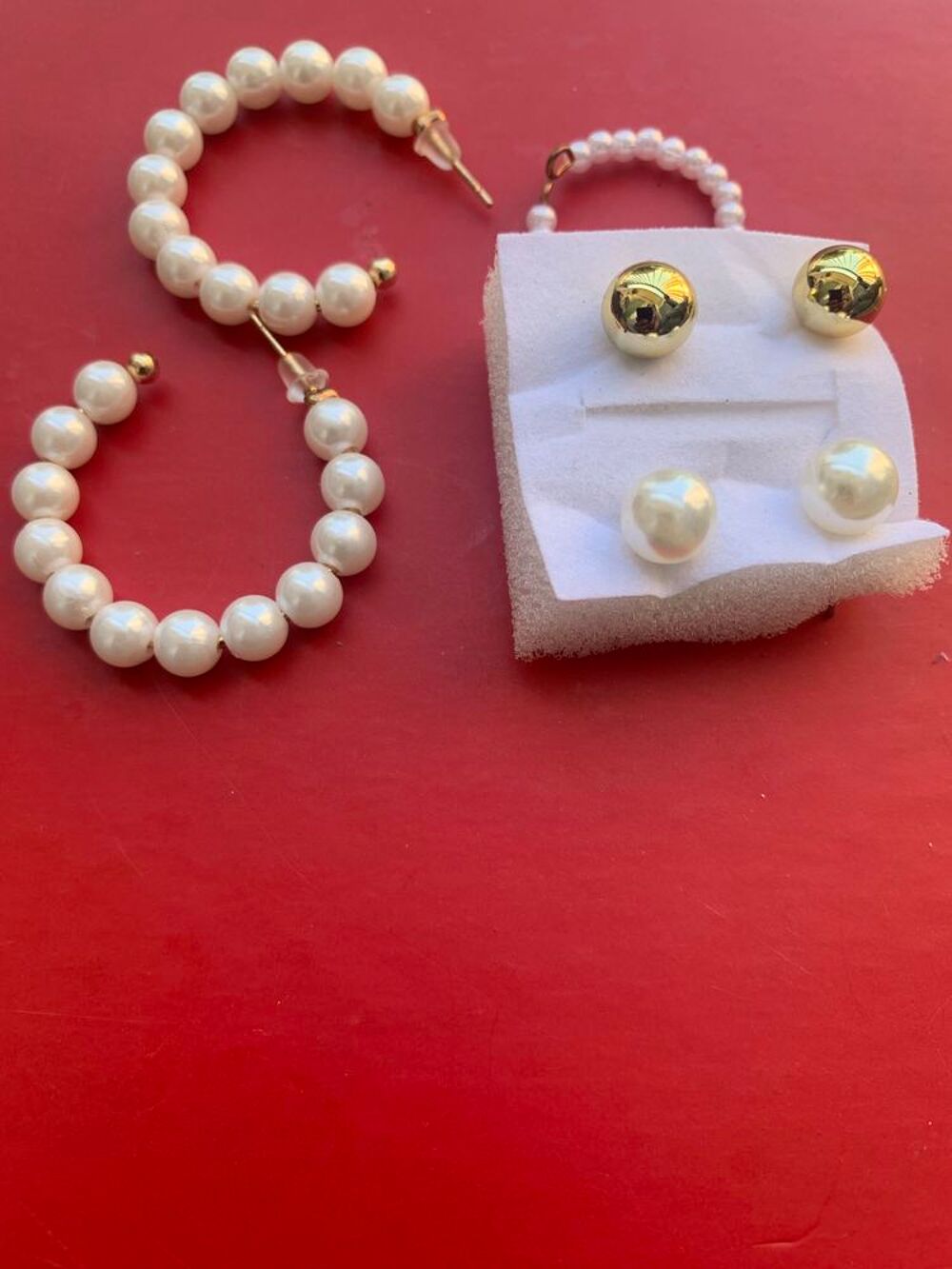Lot 4 paires boucles d'oreille perles et dor&eacute; set et &eacute;l&eacute;gant Bijoux et montres
