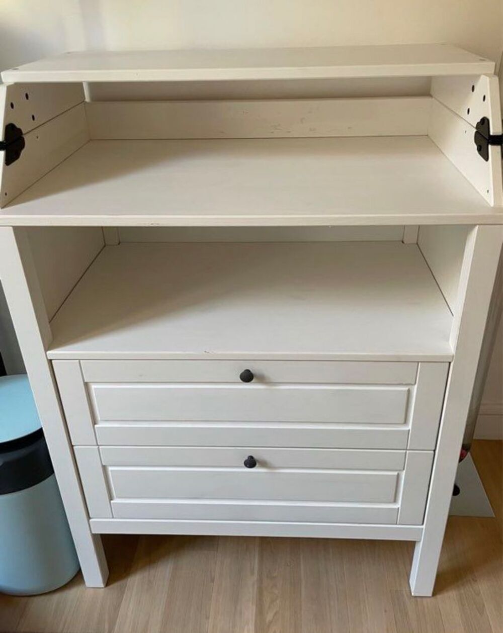Table &agrave; langer commode Mobilier enfants