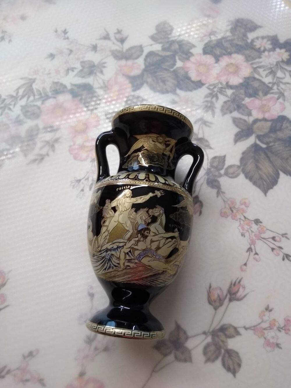 V&eacute;ritable petit vase Grec de Stakias sign&eacute; fait main 