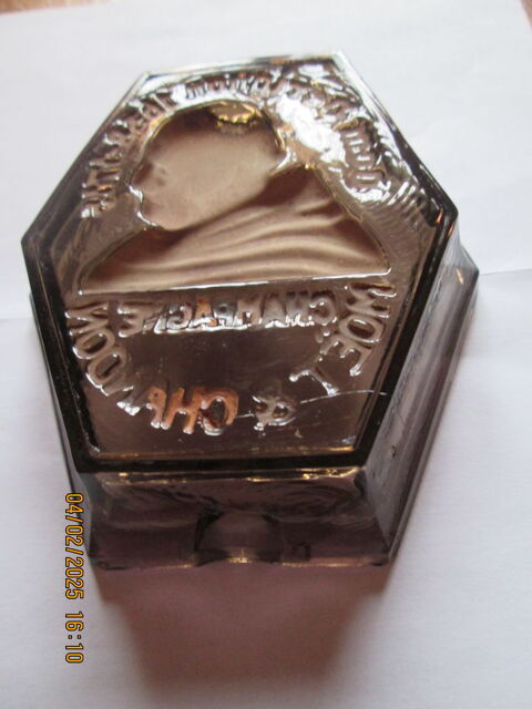 cendrier publicitaire MOET & CHANDON 12 �pernay (51)