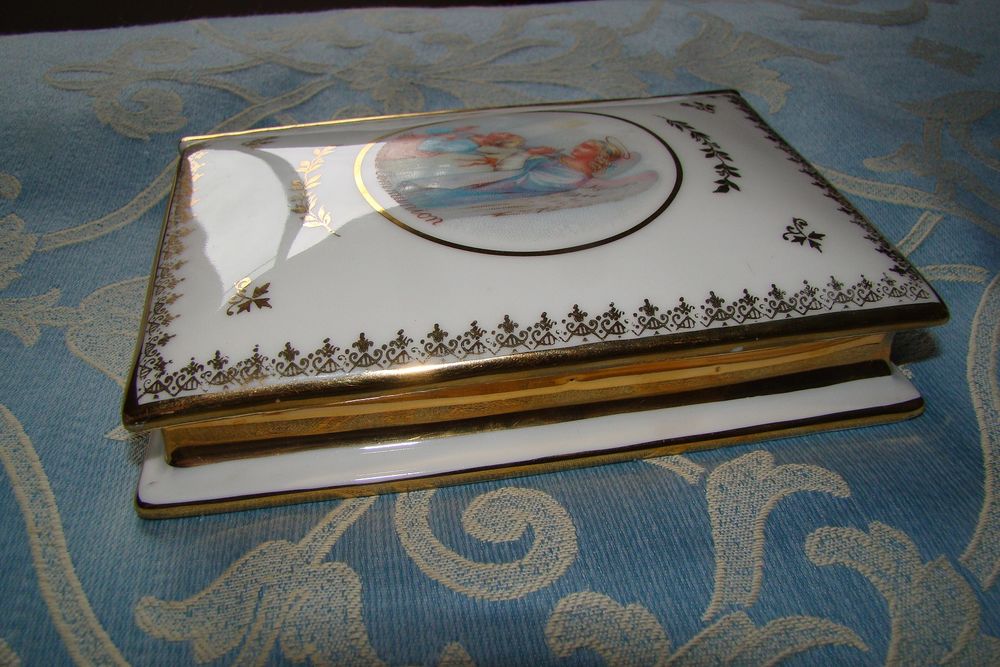 Ancienne bonbonni&egrave;re de communion Limoges Chalais 1950 