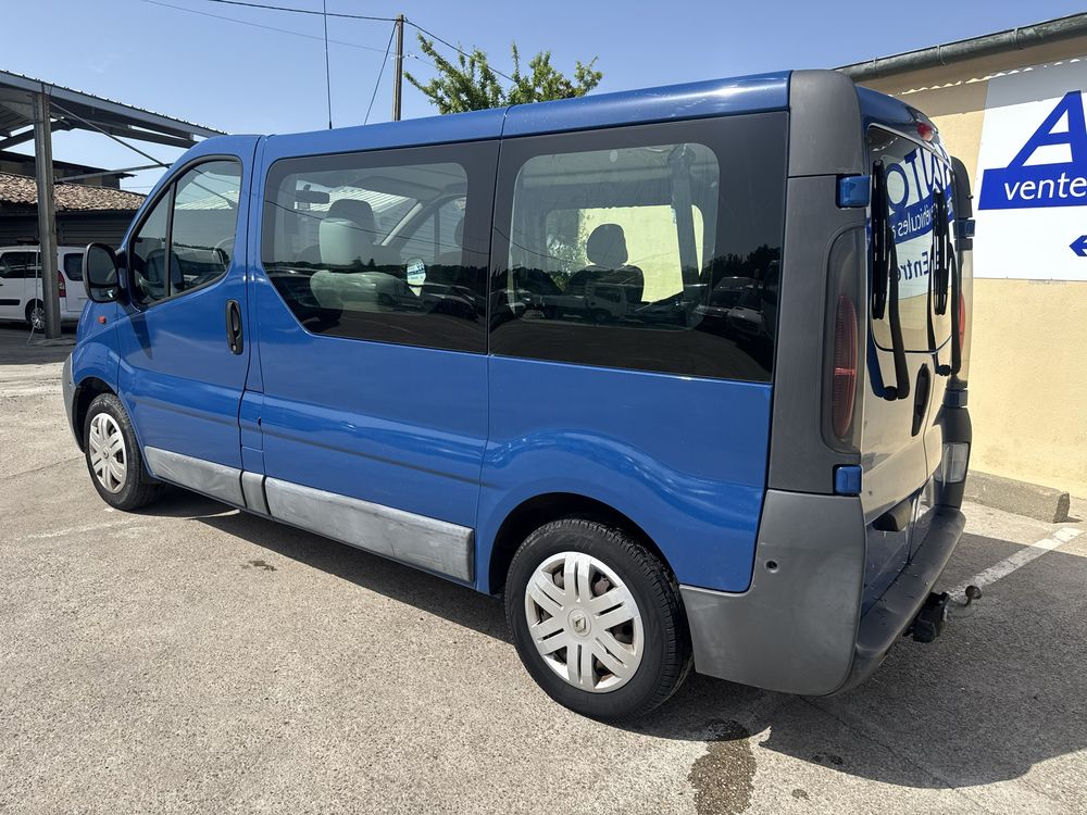 Trafic Passenger 1.9 dCi 100 Expression 2006 occasion 33450 Montussan