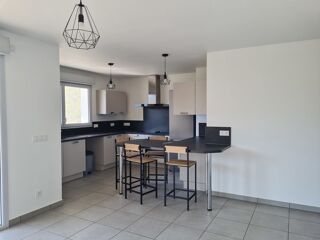  Appartement à louer 3 pièces 66 m²