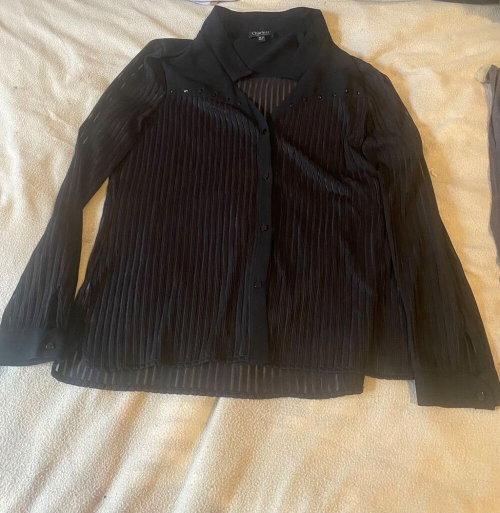 Chemise l&eacute;g&egrave;rement transparente Vêtements