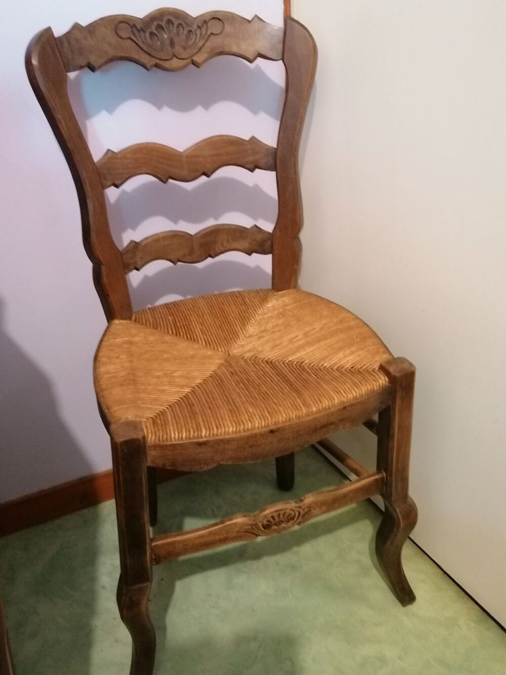 Chaise &agrave; 10 euros l'unit&eacute;. Meubles
