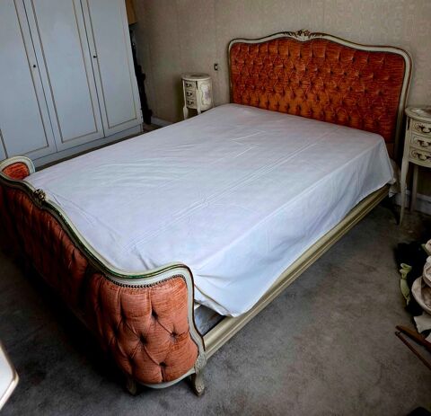 lit corbeille capitonn� 150 Paris 13 (75)