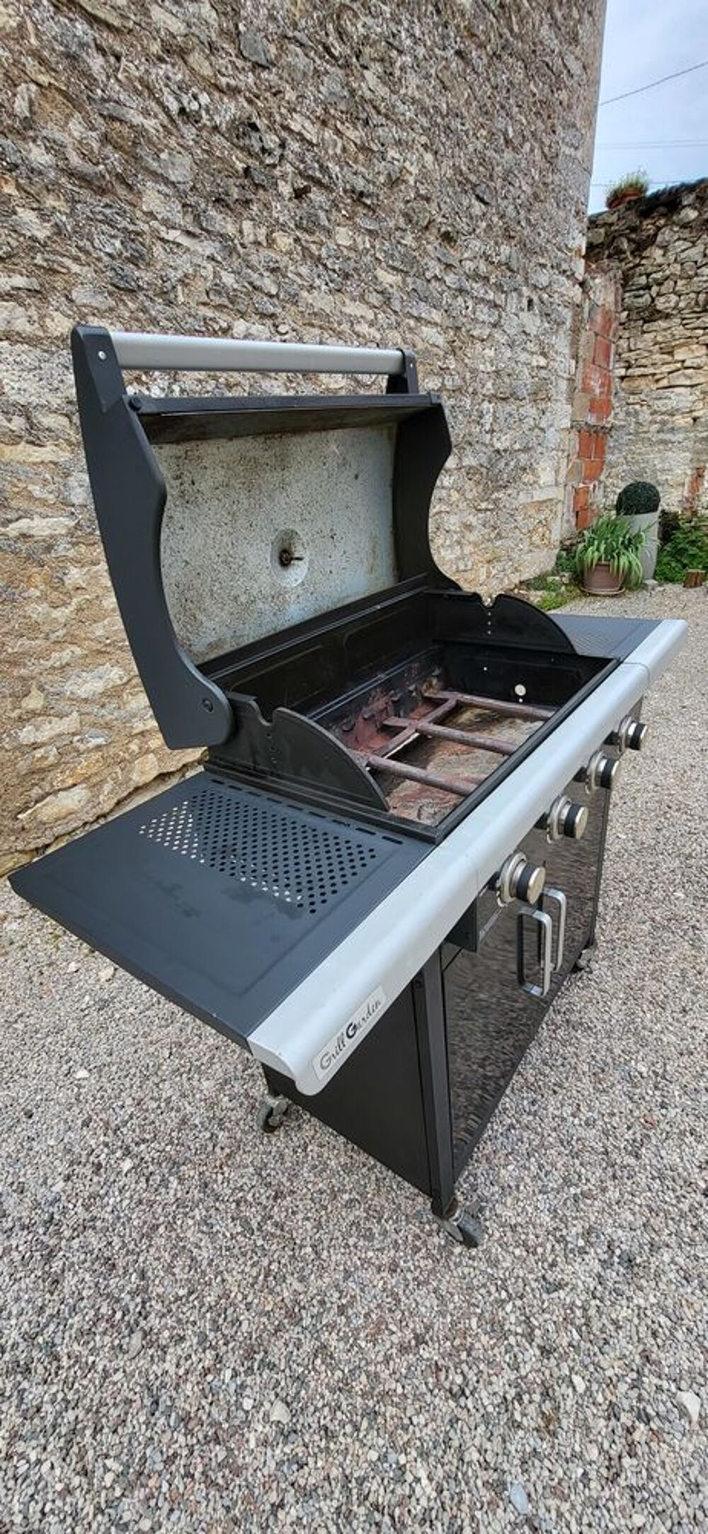 Barbecue 4 feux gaz Electroménager