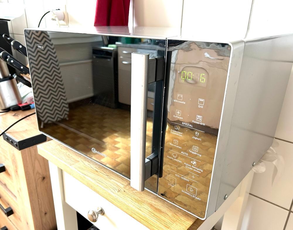 Micro-ondes combin&eacute; Bauknecht 25 L + Grill €" Comme neuf Electroménager