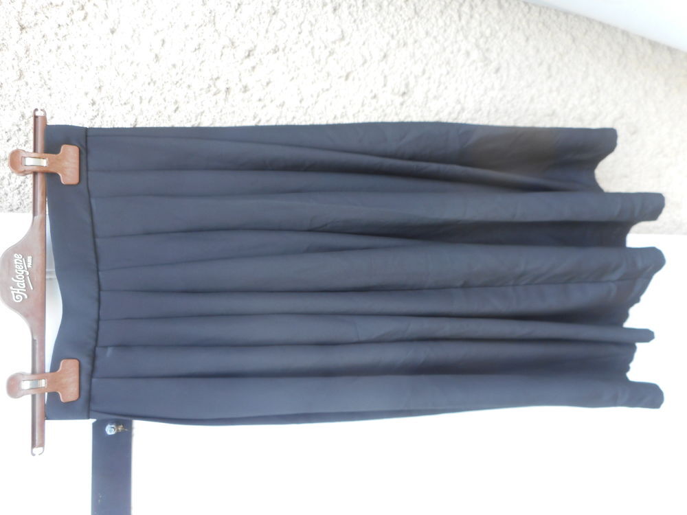 Jupe pliss&eacute;e noire vintage 38 Vêtements