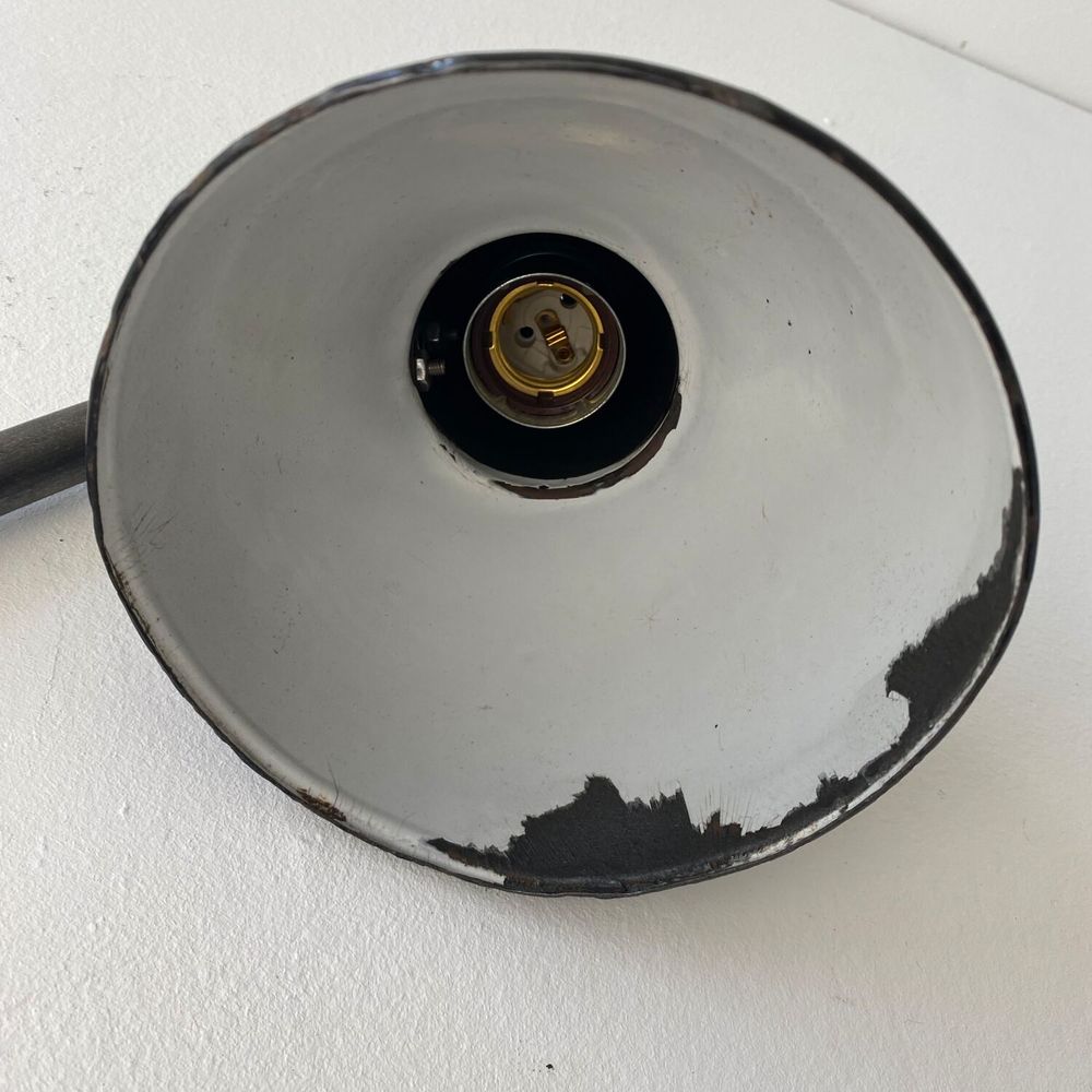 ANCIENNE LAMPE DE BUREAU INDUSTRIELLE BAUHAUS "&nbsp;JACOBUS&nbsp;" 1
Décoration